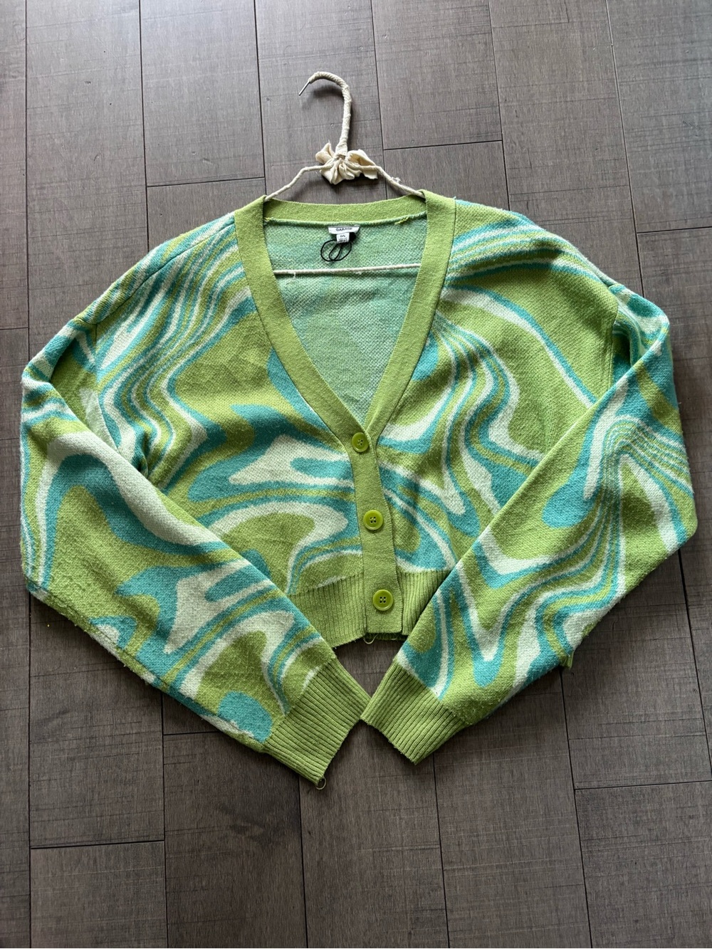 4 for $30- Green Swirl V-Neck Button-Front Cropped Cardigan Sweater